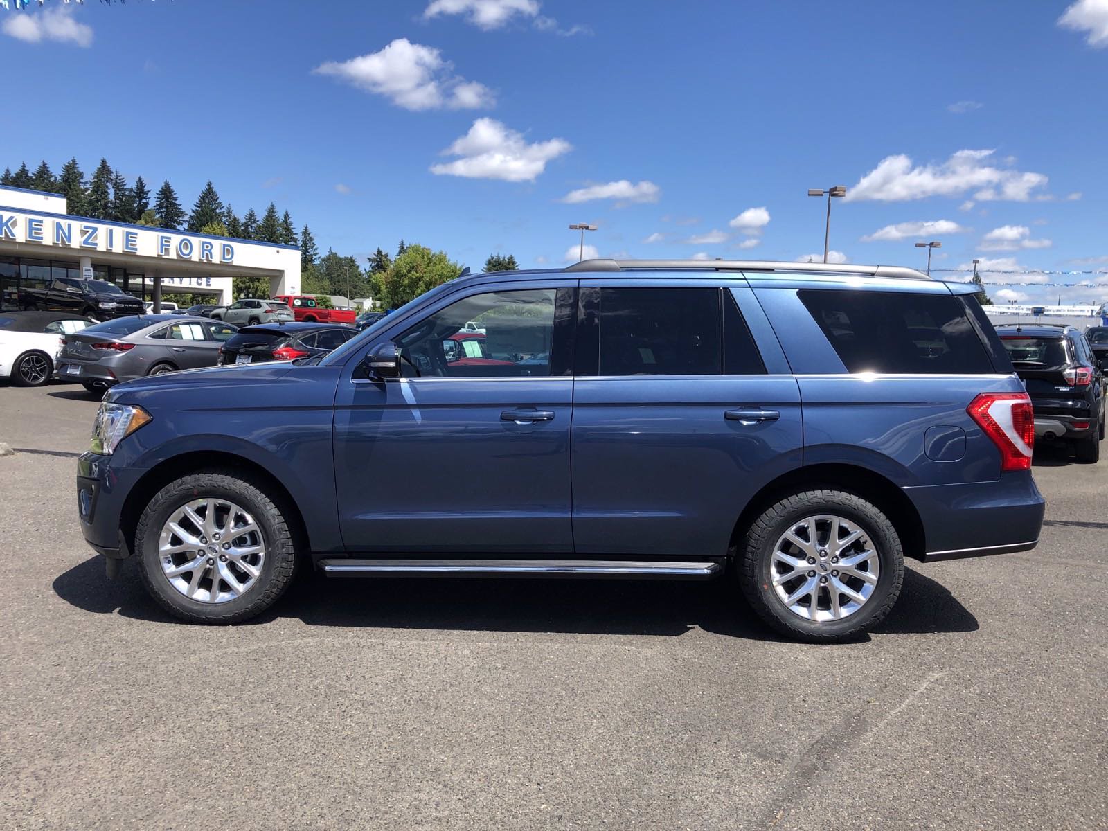 New 2020 Ford Expedition XLT 4X4 With Navigation & 4WD