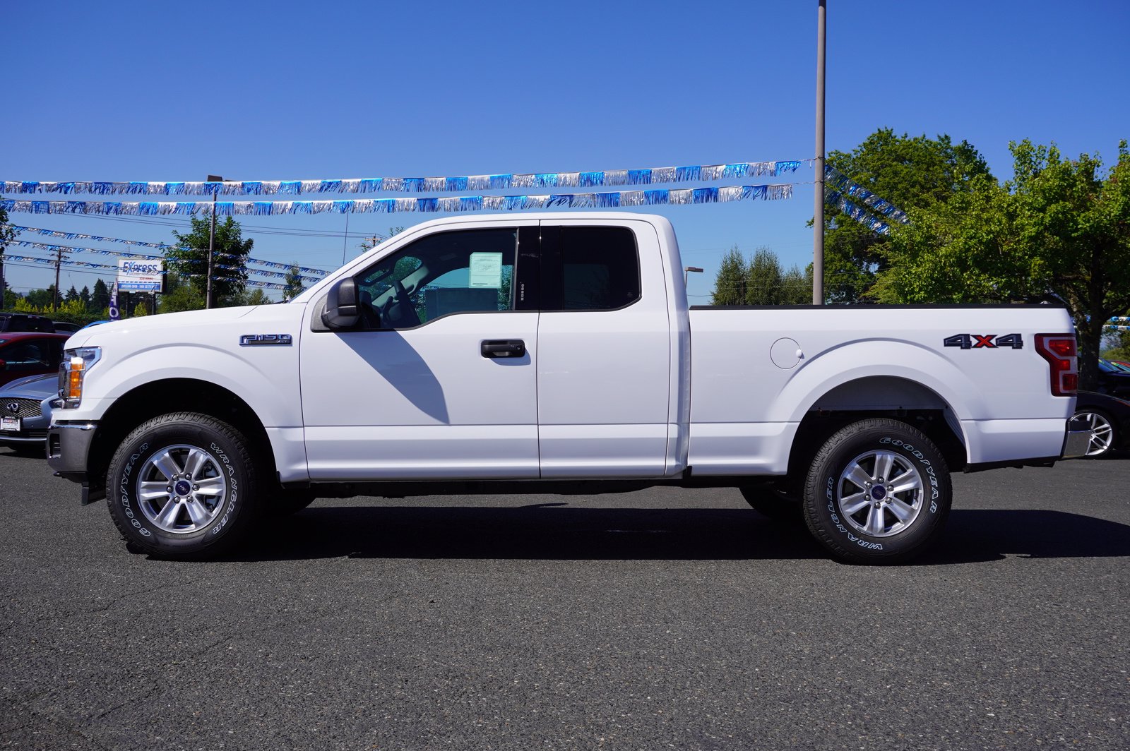 New 2020 Ford F150 XLT 4WD SUPERCAB 6.5′ BOX With Navigation & 4WD