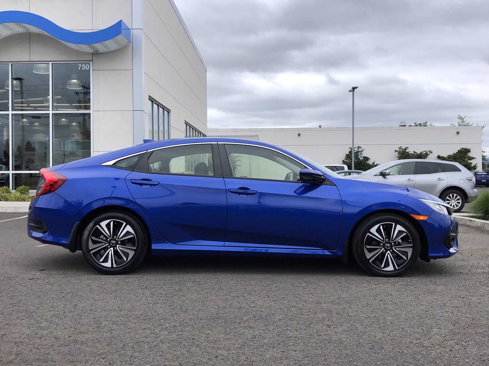 Pre-owned 2018 Honda Civic Sedan Ex-l Fwd 4dr Car