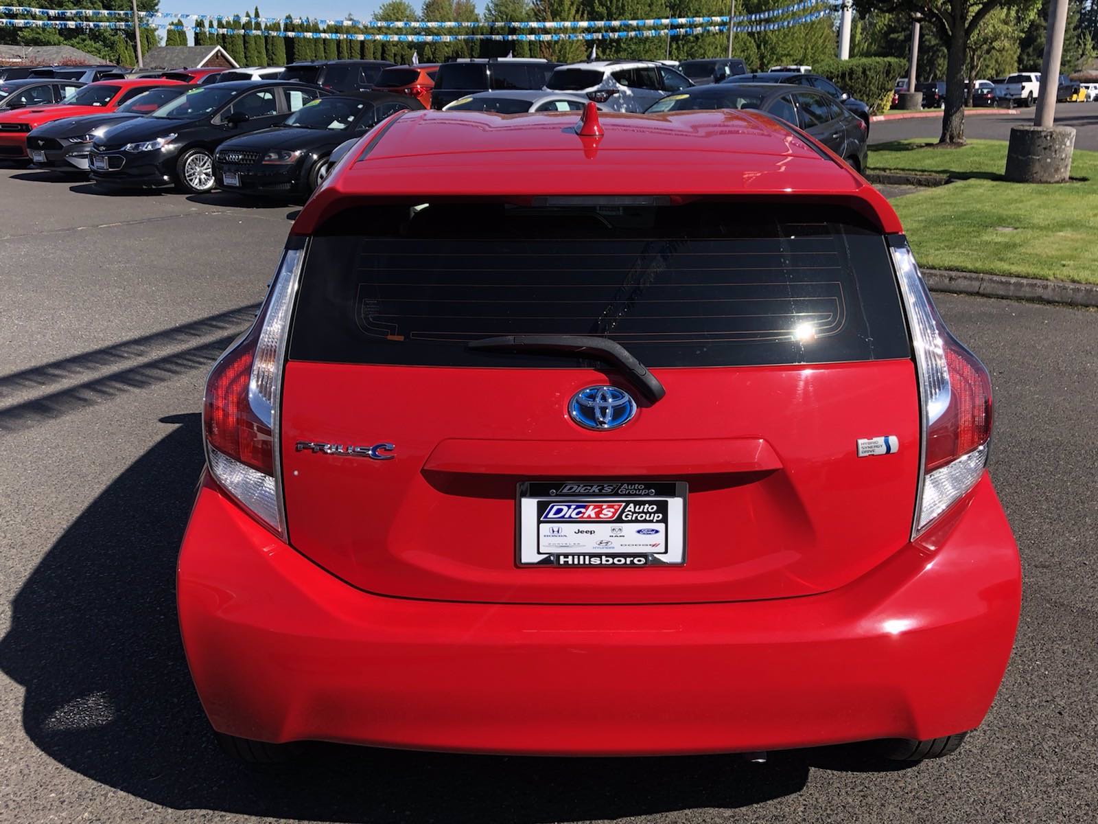 Pre-Owned 2015 Toyota Prius C One FWD Hatchback